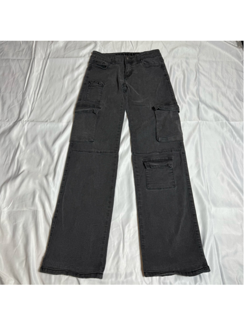 Women's V.I.P. Jeans Cargo Straight Leg Jeans Size 1/2 Black